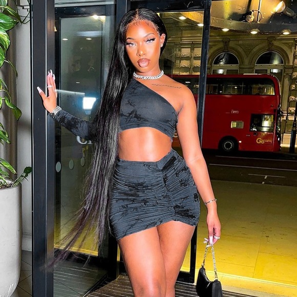 Black Dye Two Piece Set - Picture 2 of 3